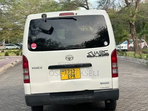 Toyota Quantum 2010 White