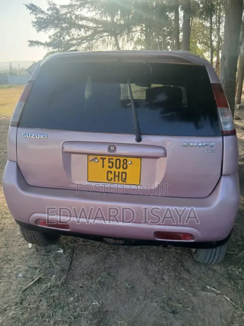 Suzuki Swift 2003 Pink