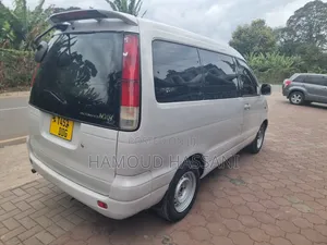 Toyota Noah 2.0 AWD (8 Seater) 2002 Silver