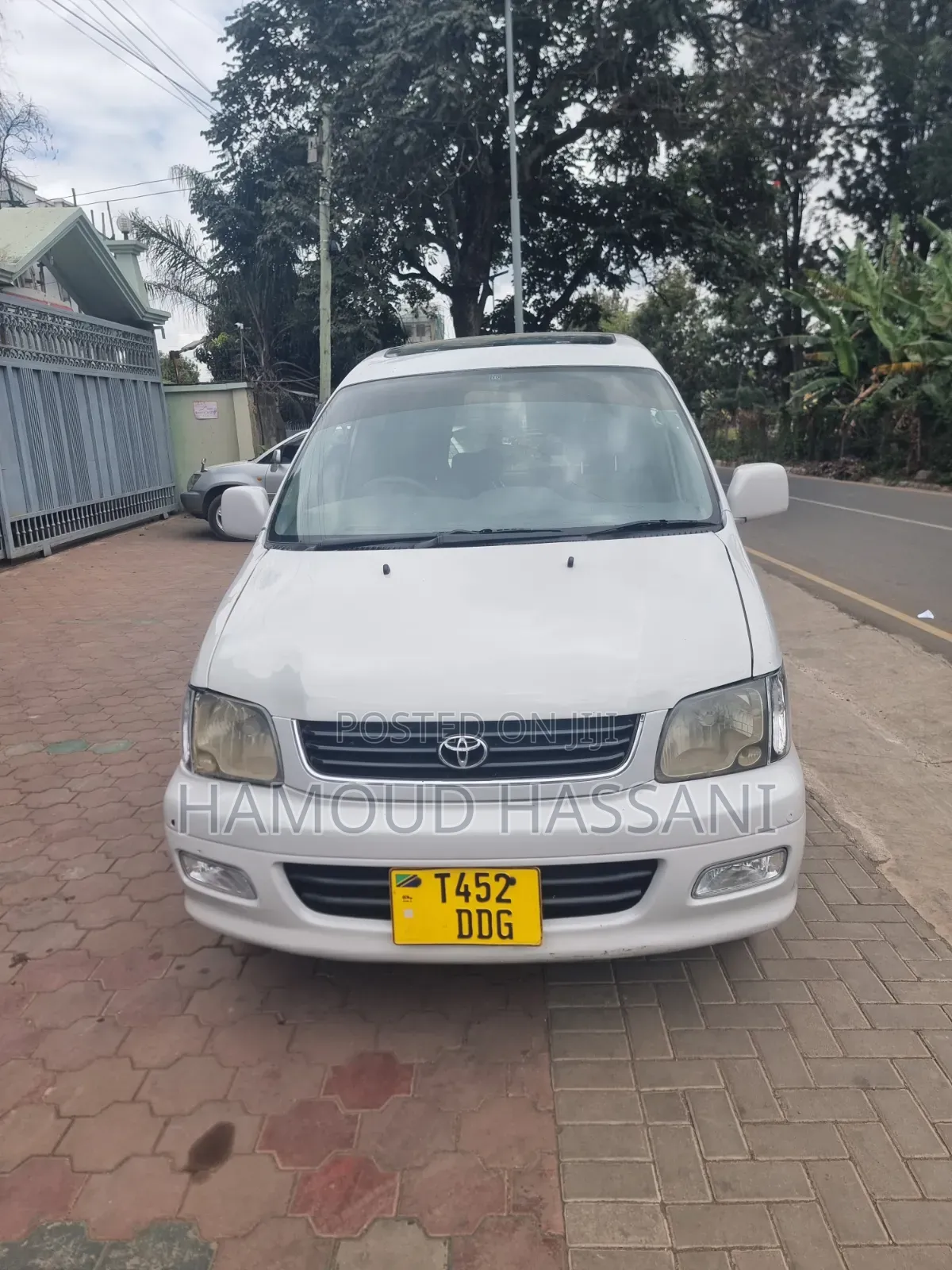 Toyota Noah 2.0 AWD (8 Seater) 2002 Silver
