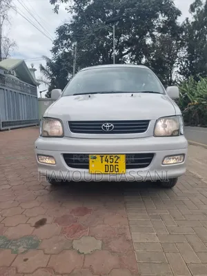 Toyota Noah 2.0 AWD (8 Seater) 2002 Silver
