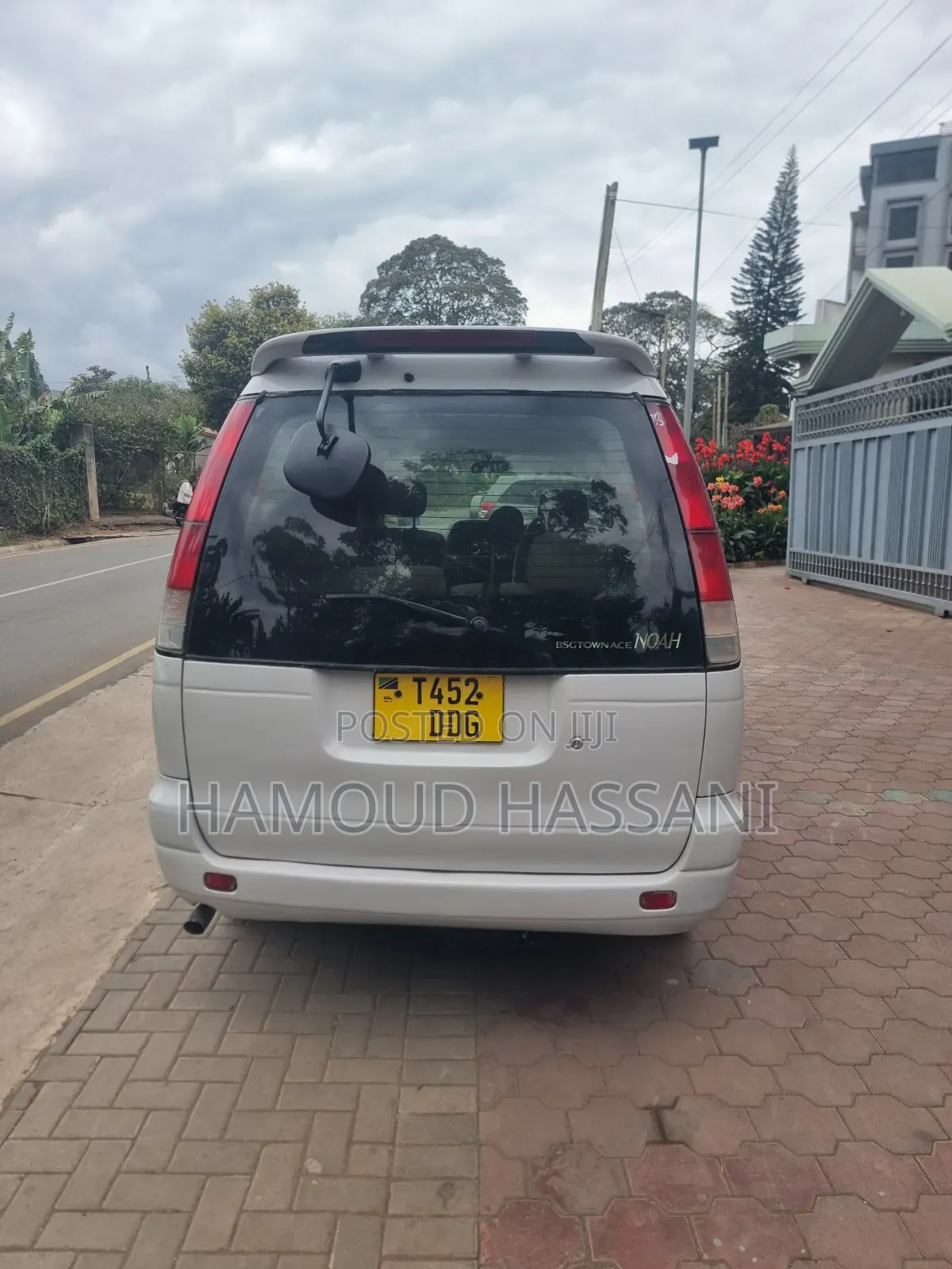 Toyota Noah 2.0 AWD (8 Seater) 2002 Silver
