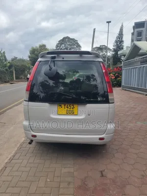 Toyota Noah 2.0 AWD (8 Seater) 2002 Silver