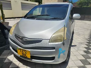 Toyota Ractis 2015 Silver