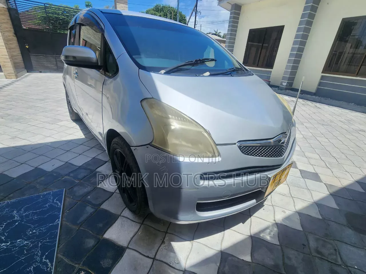 Toyota Ractis 2015 Silver