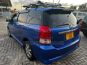 Toyota Wish 2005 Blue