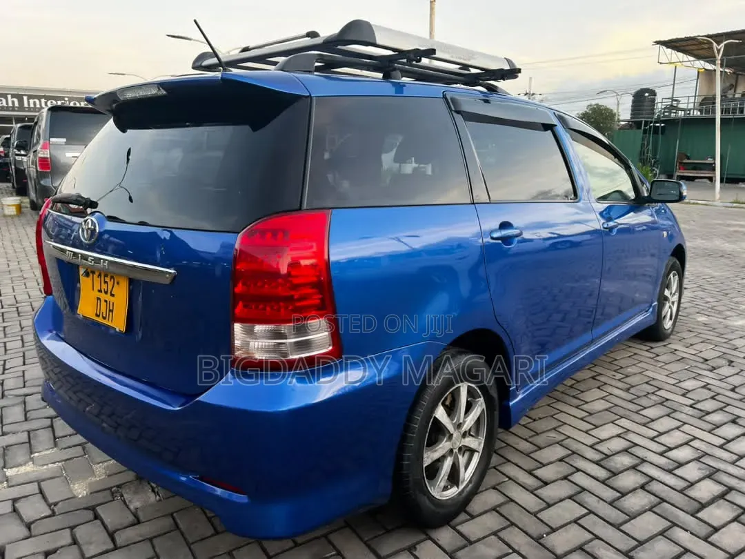 Toyota Wish 2005 Blue