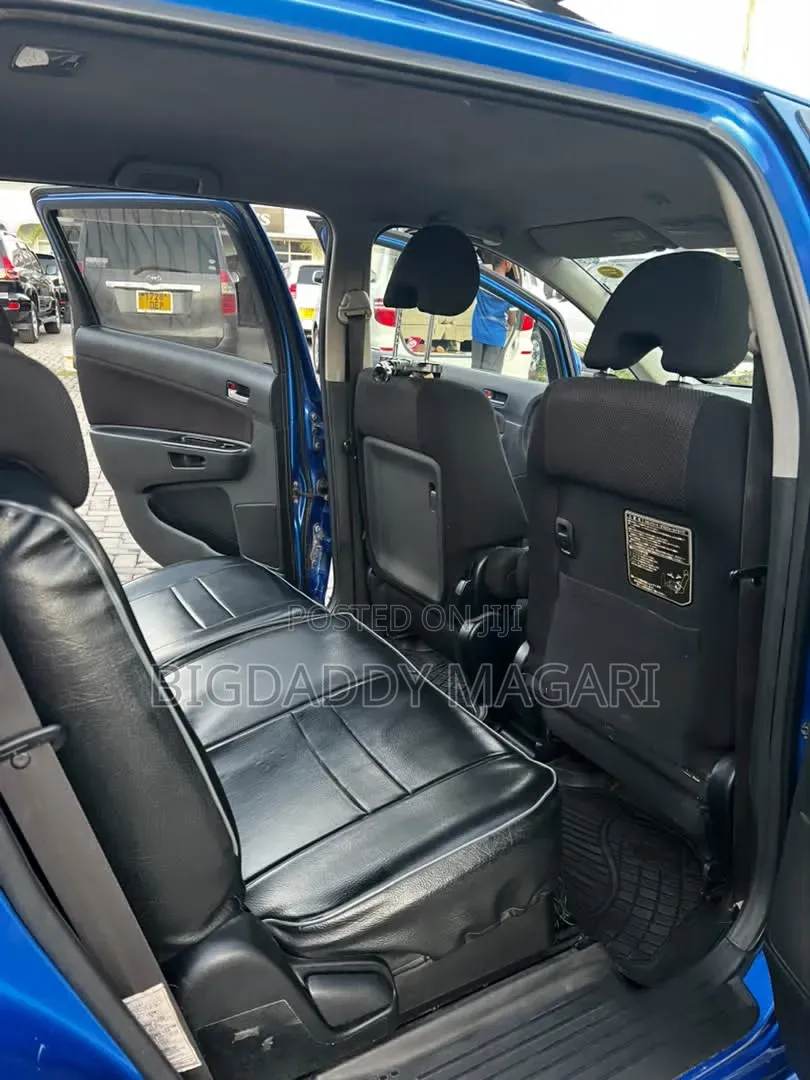 Toyota Wish 2005 Blue