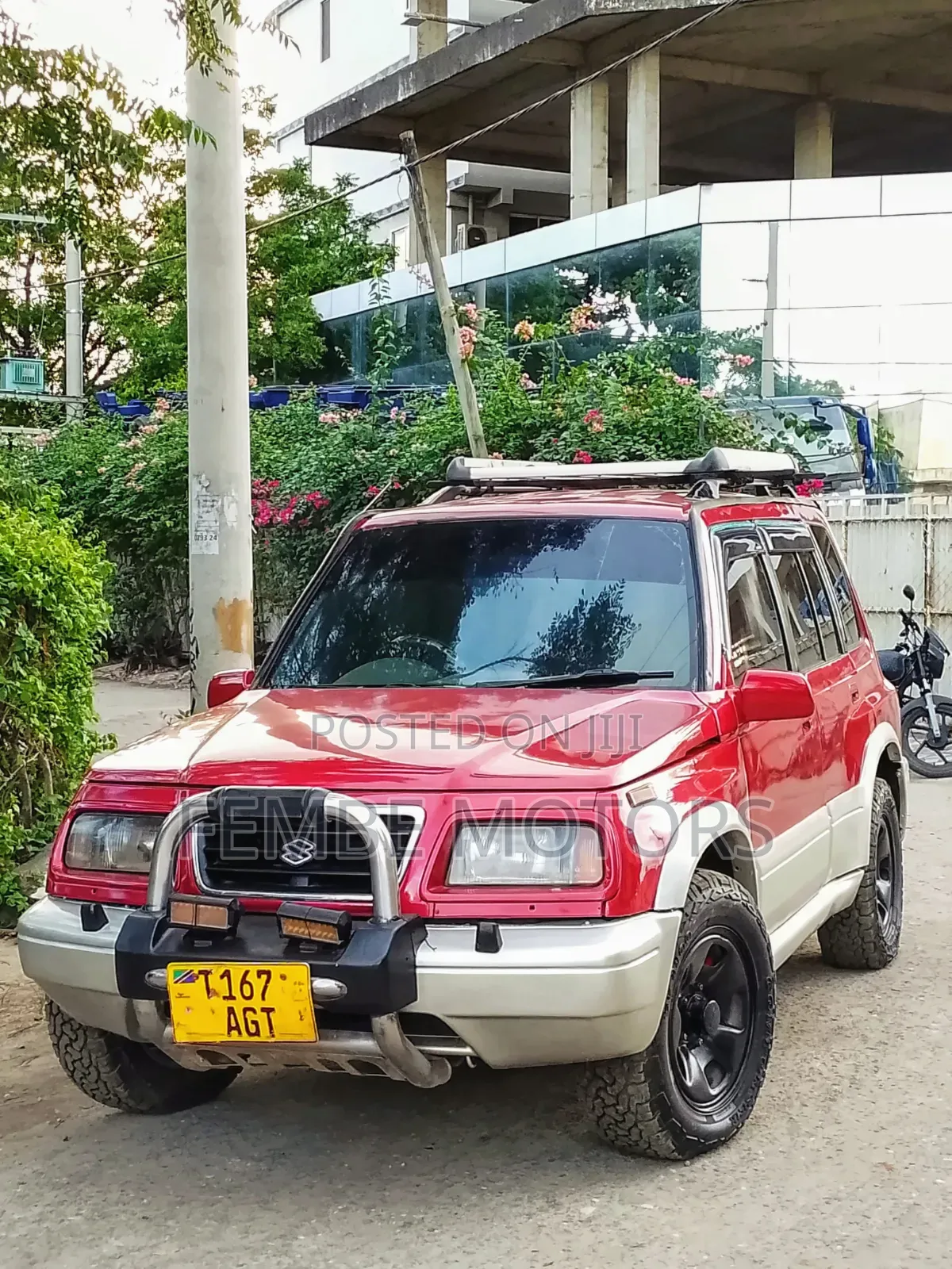 Suzuki Escudo 2000 Red