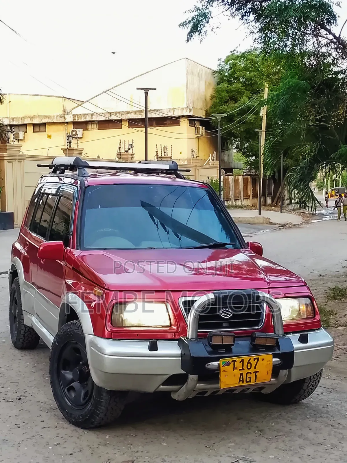 Suzuki Escudo 2000 Red