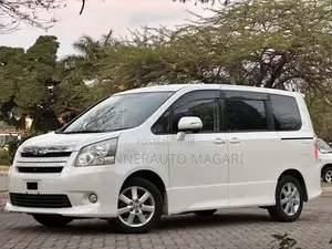 Toyota Noah 2008 Pearl