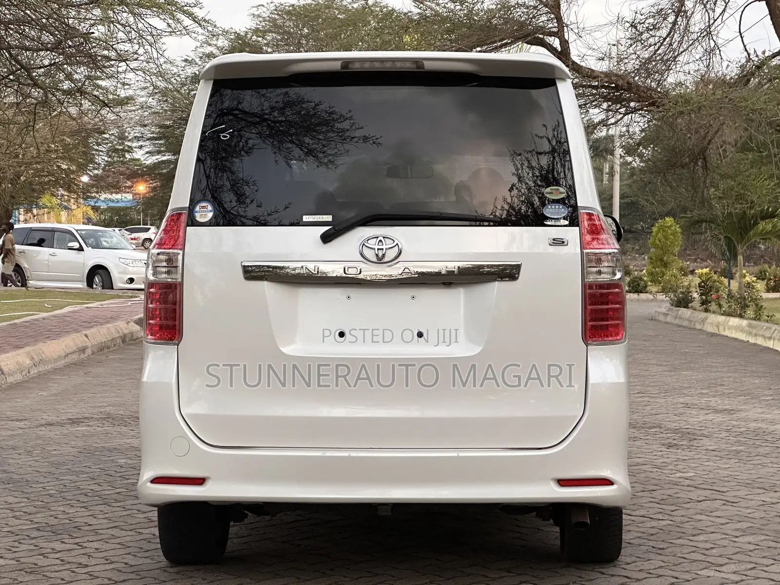 Toyota Noah 2008 Pearl