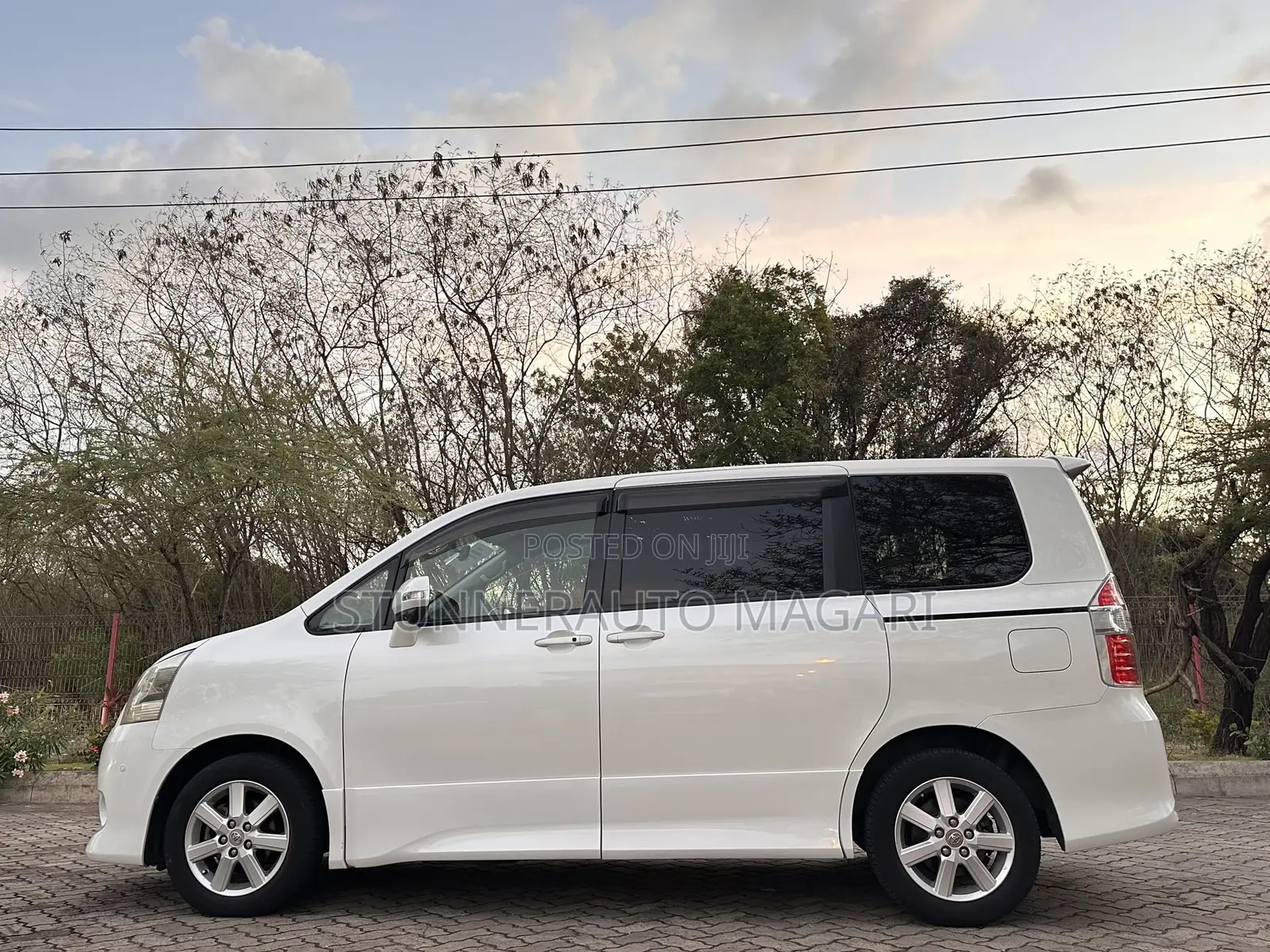 Toyota Noah 2008 Pearl