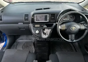 Toyota Wish 2005 Blue