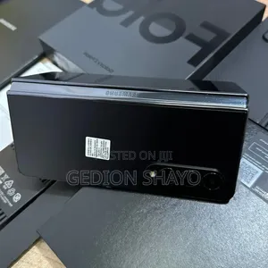 New Samsung Galaxy Z Flip4 256 GB Black