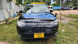 Mitsubishi Outlander 2012 Black