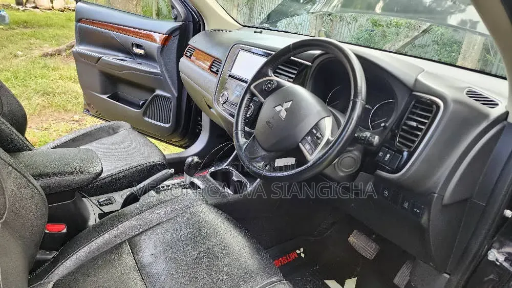 Mitsubishi Outlander 2012 Black