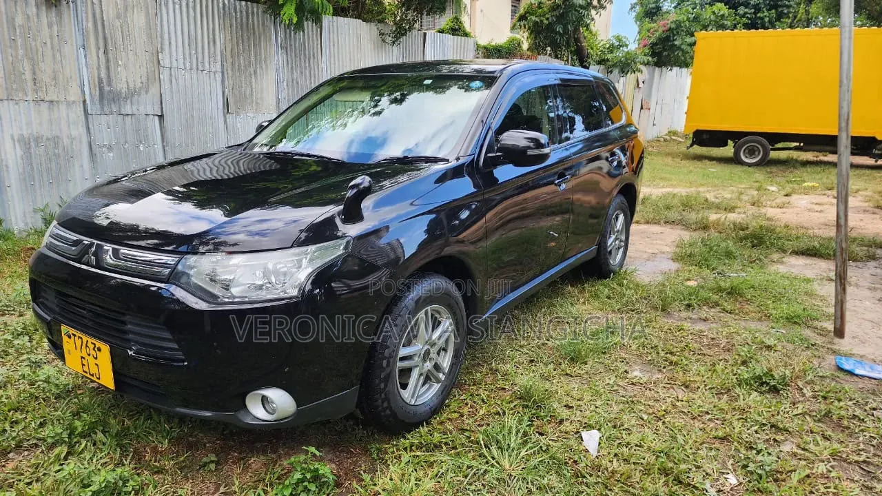 Mitsubishi Outlander 2012 Black
