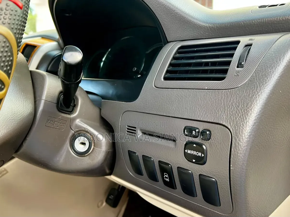Toyota Alphard 2007