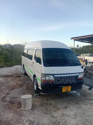 Toyota HiAce 2000 White