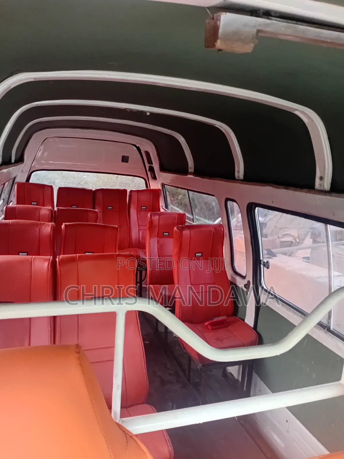 Toyota HiAce 2000 White