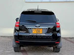Toyota Vanguard 2011 Black