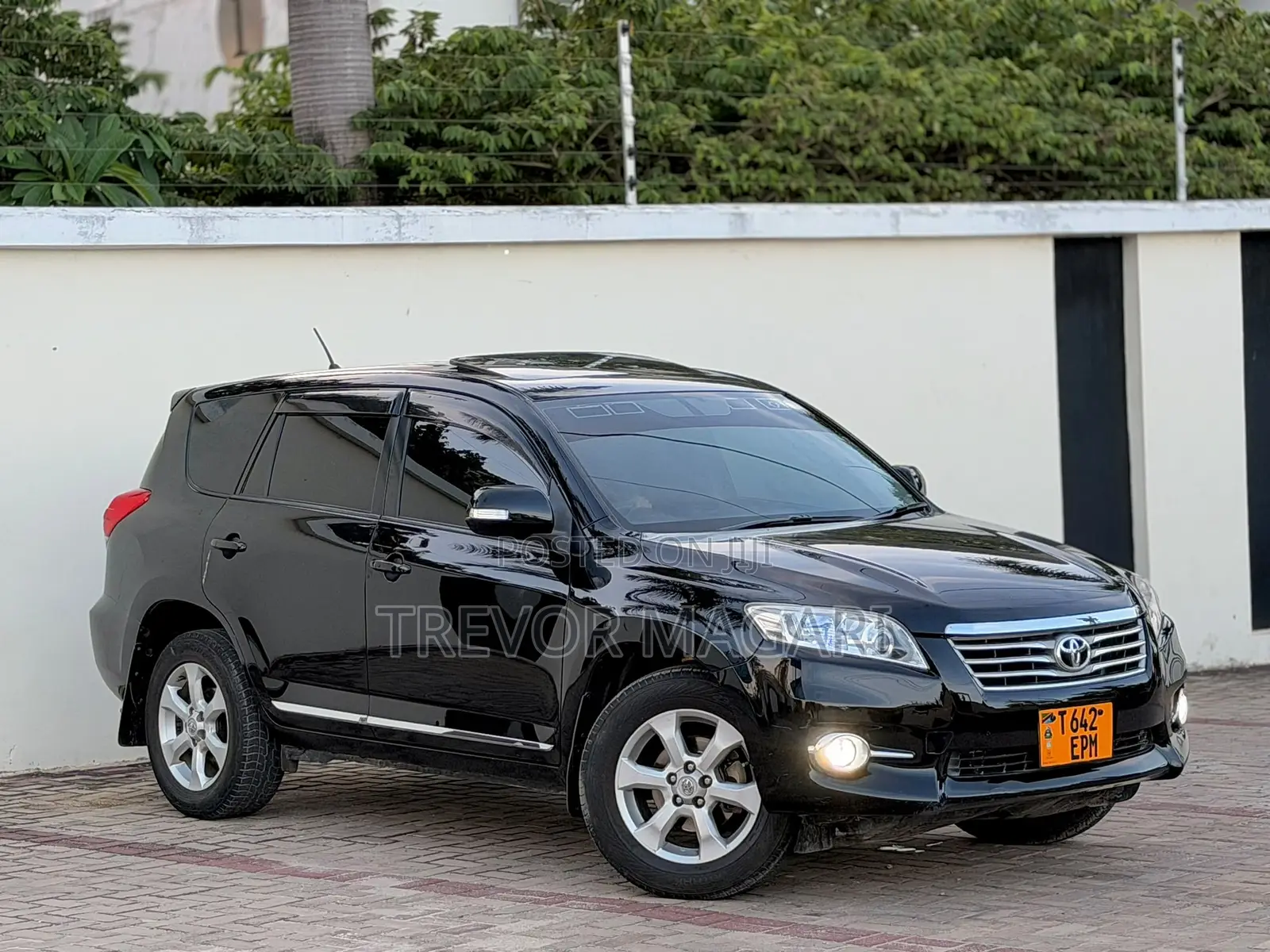 Toyota Vanguard 2011 Black