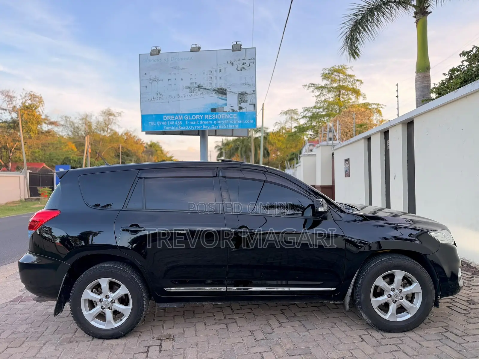 Toyota Vanguard 2011 Black