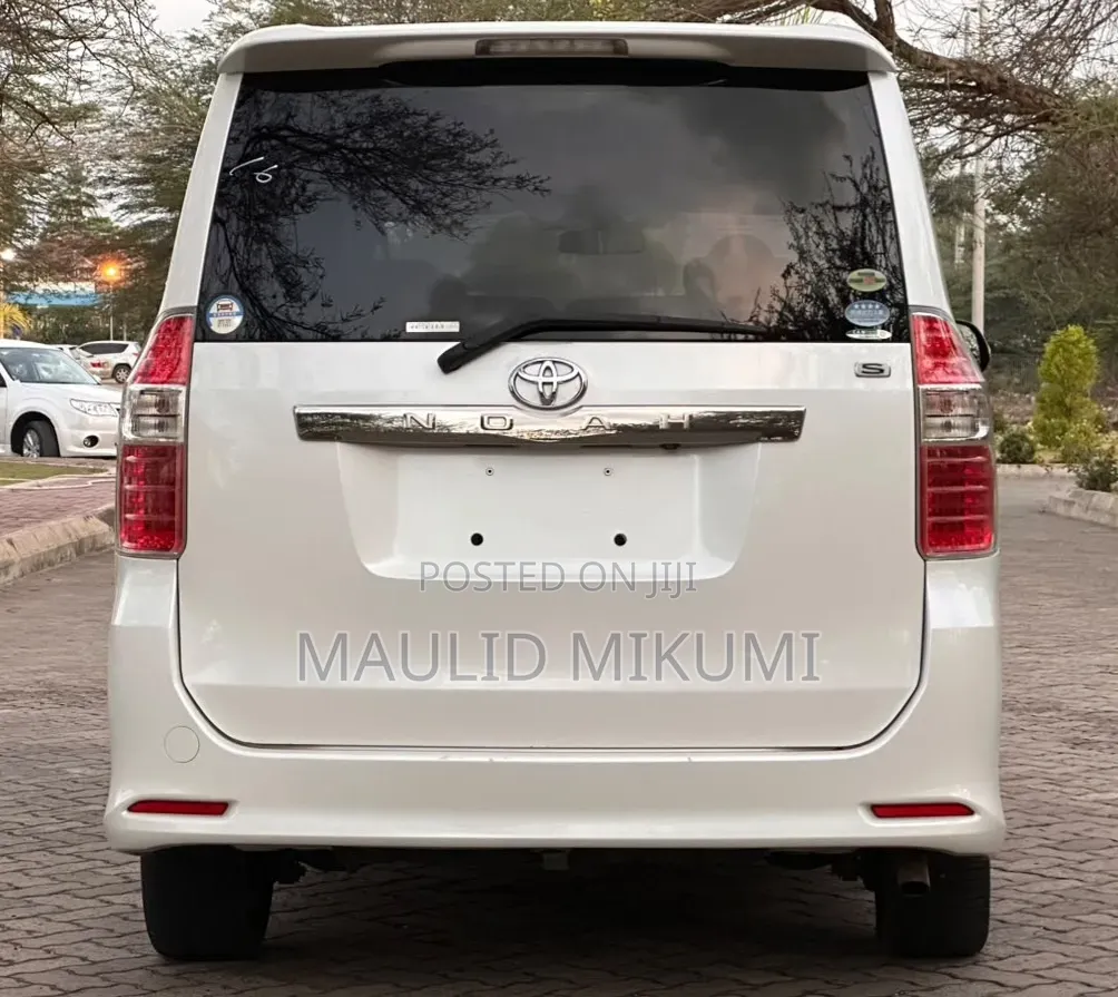 Toyota Noah 2008 White