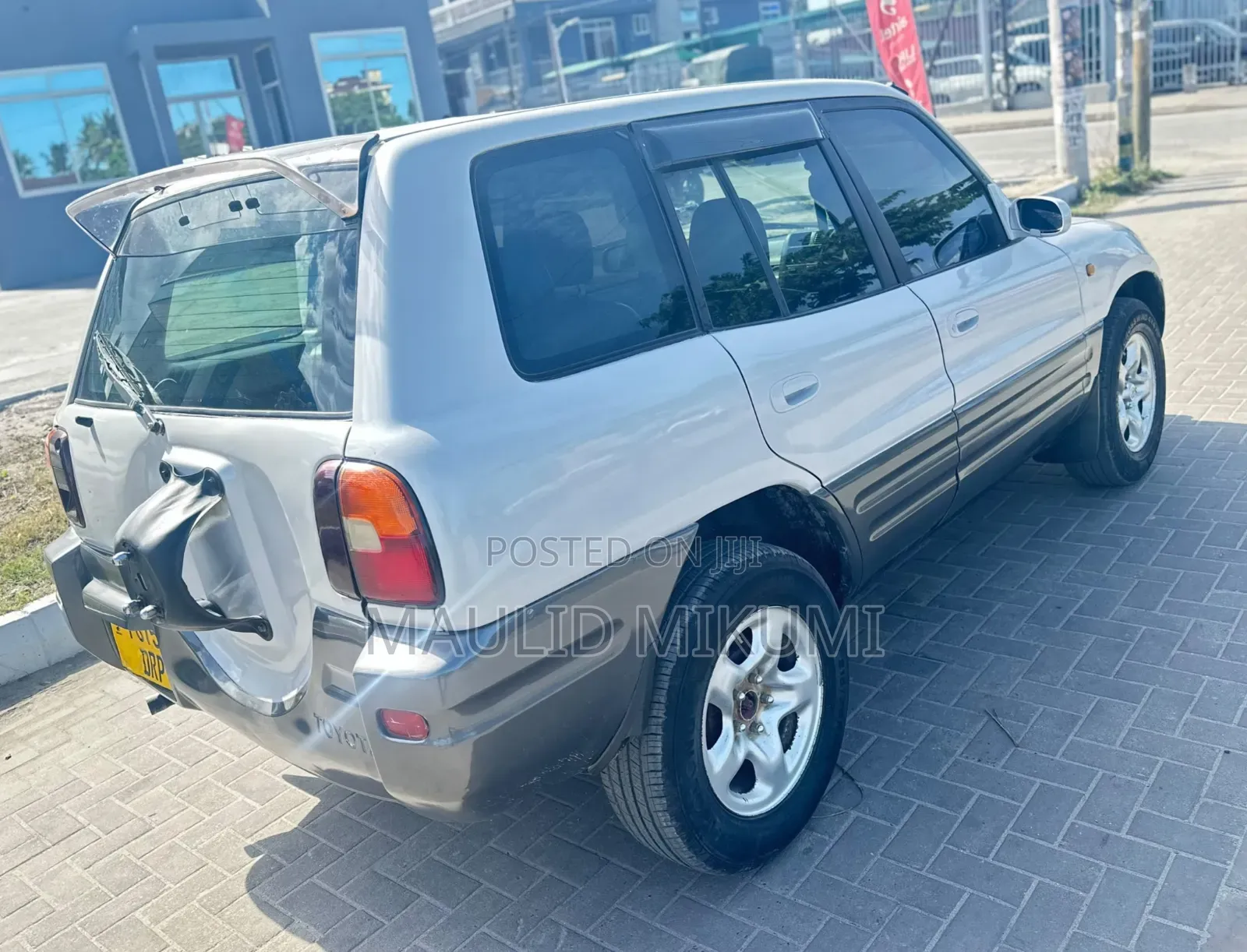 Toyota RAV4 1997 White