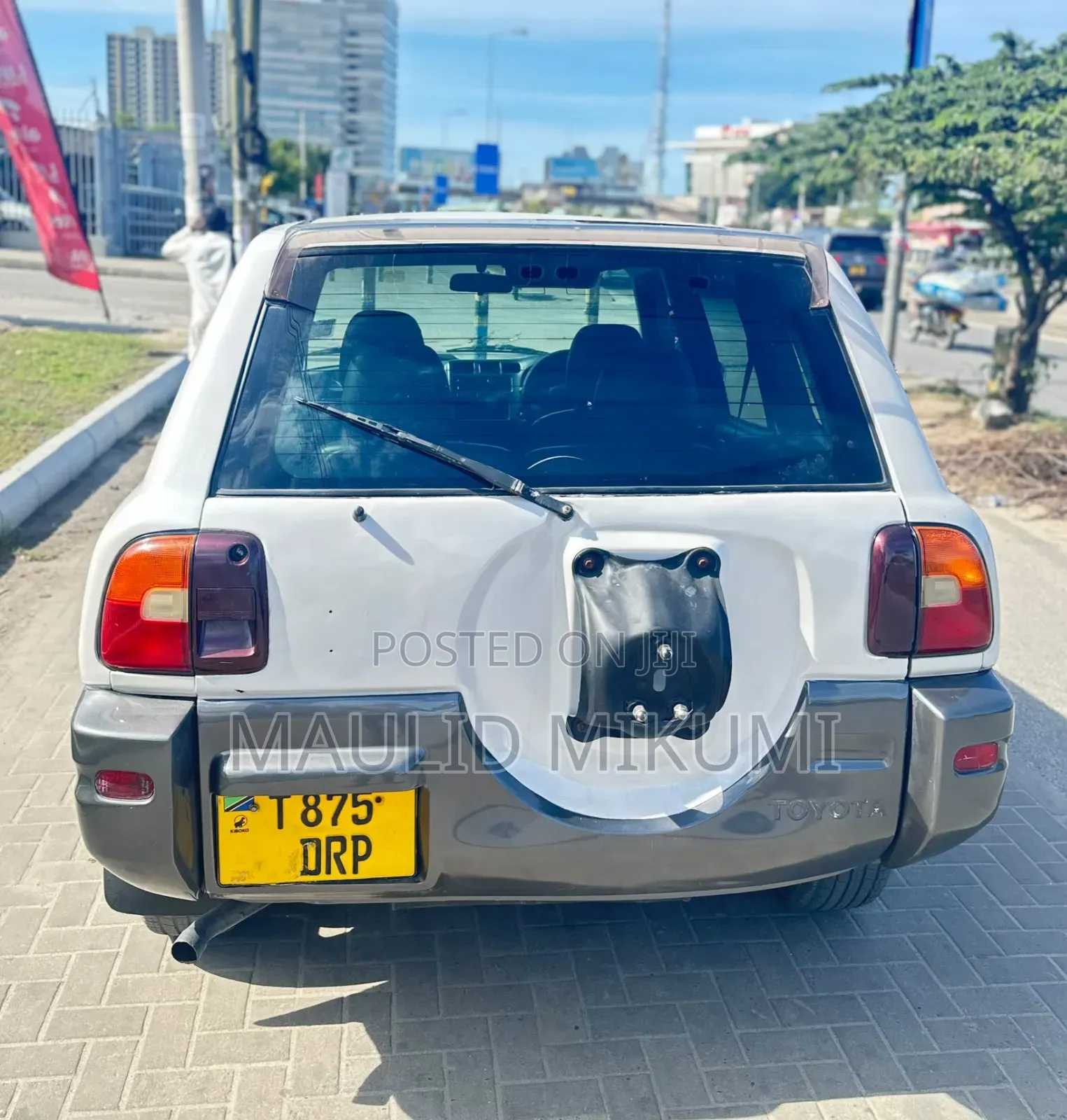 Toyota RAV4 1997 White