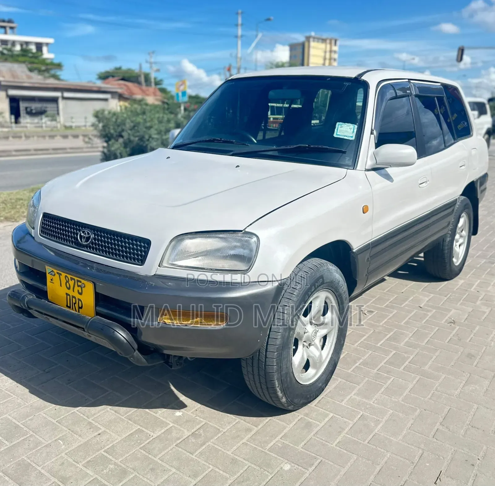 Toyota RAV4 1997 White