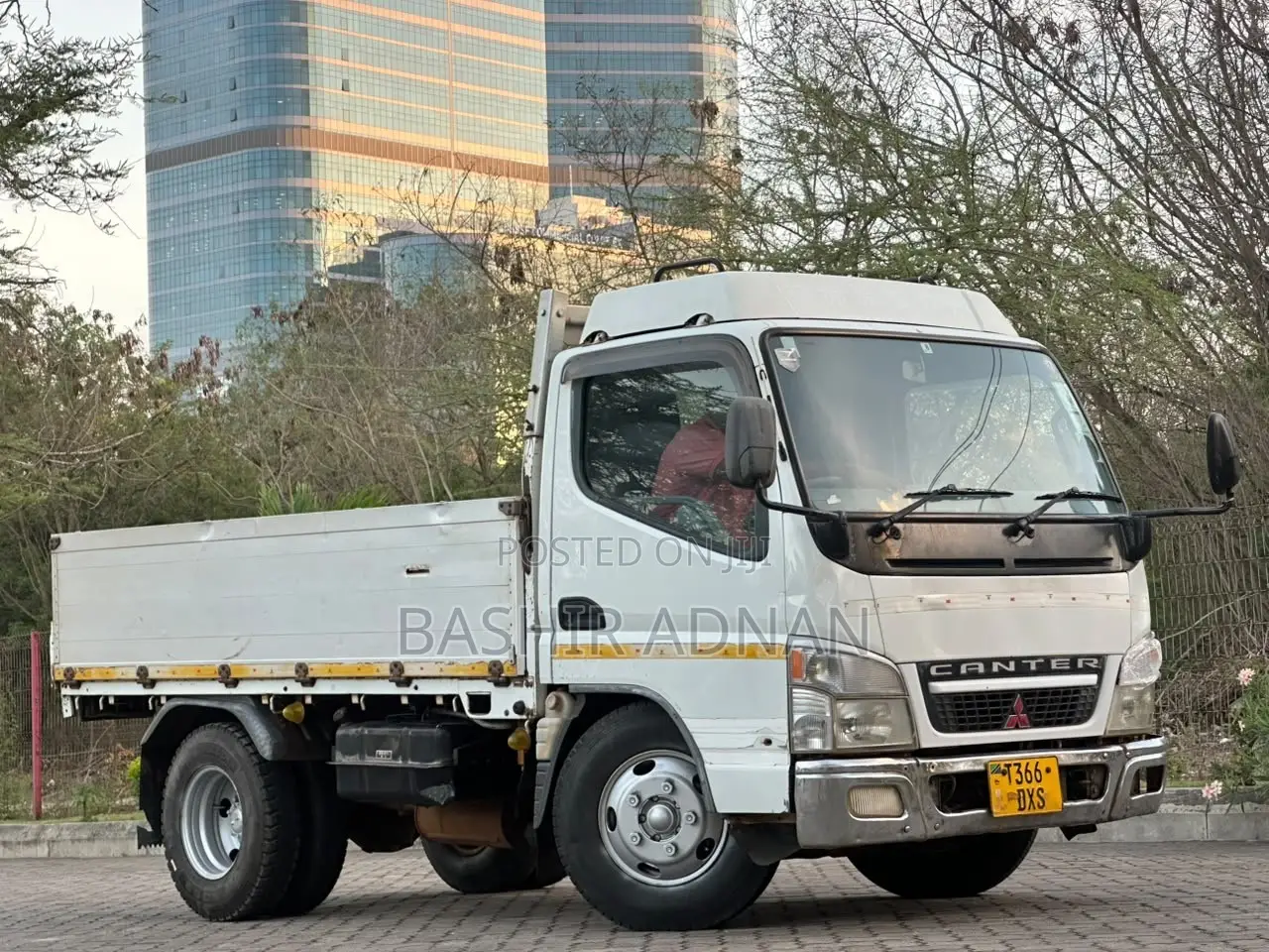 Mitsubishi Canter Nzuri(tani) 2 Tonnes.