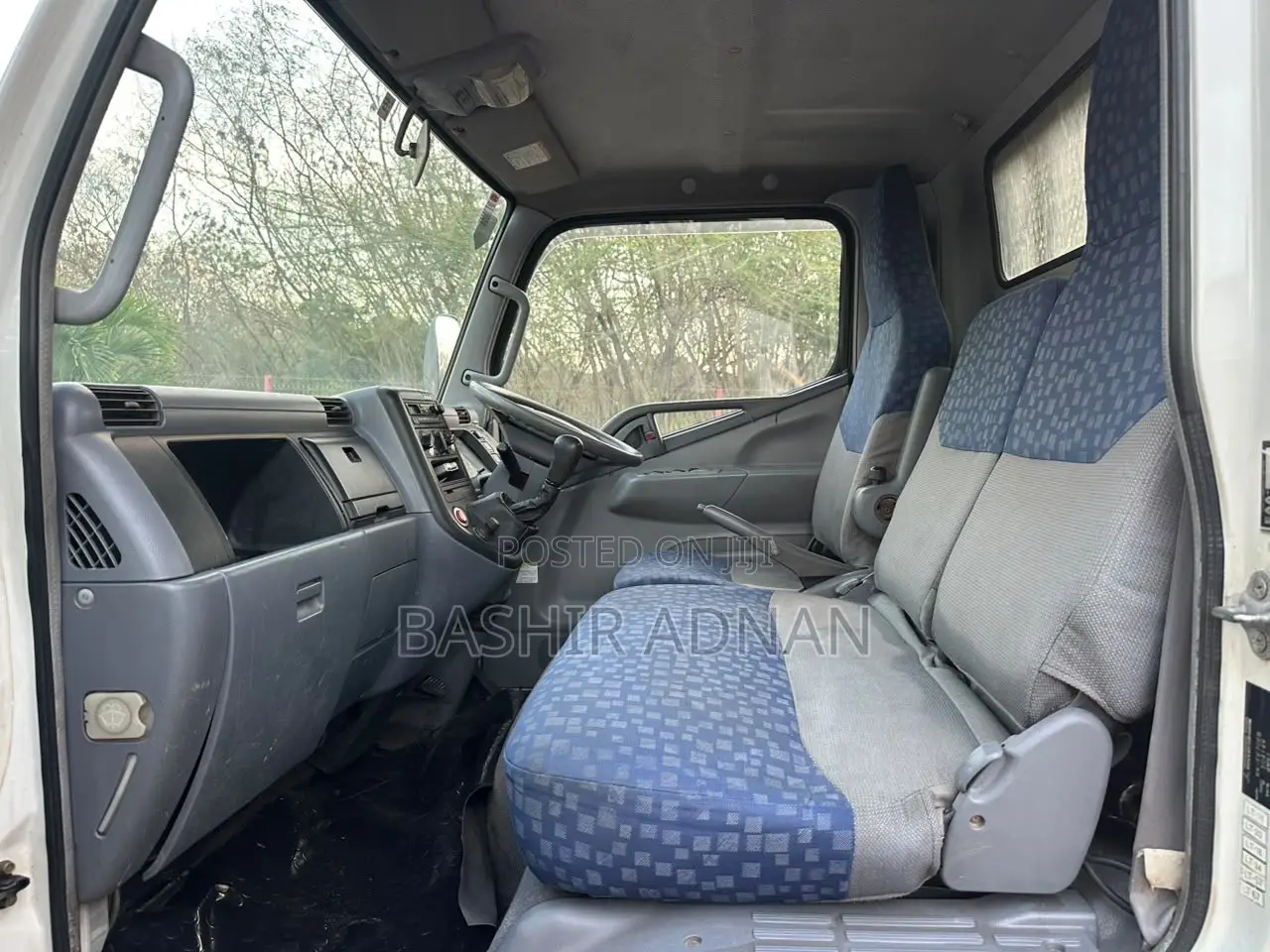 Mitsubishi Canter Nzuri(tani) 2 Tonnes.