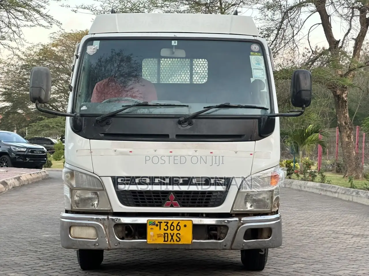 Mitsubishi Canter Nzuri(tani) 2 Tonnes.