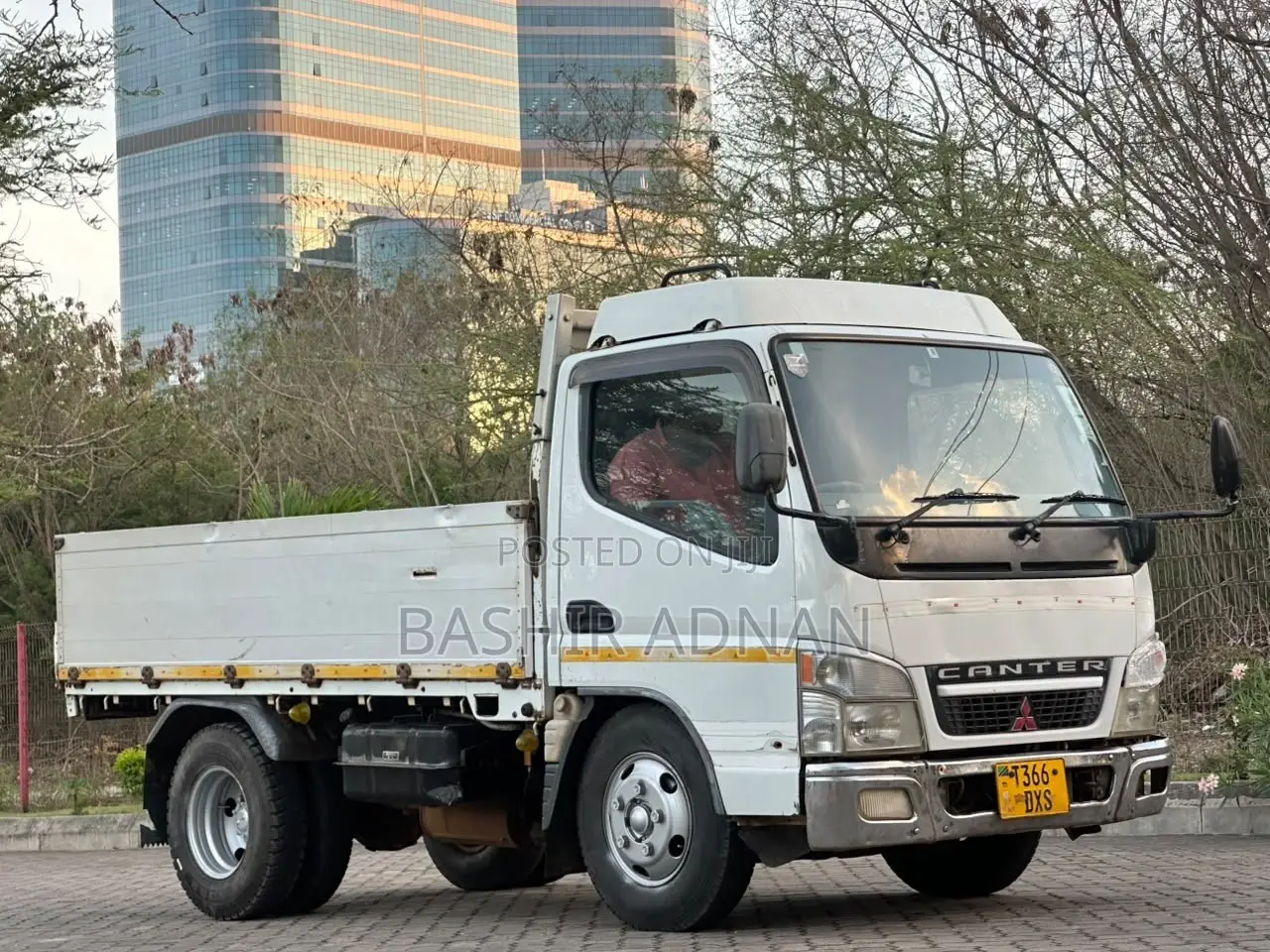 Mitsubishi Canter Nzuri(tani) 2 Tonnes.