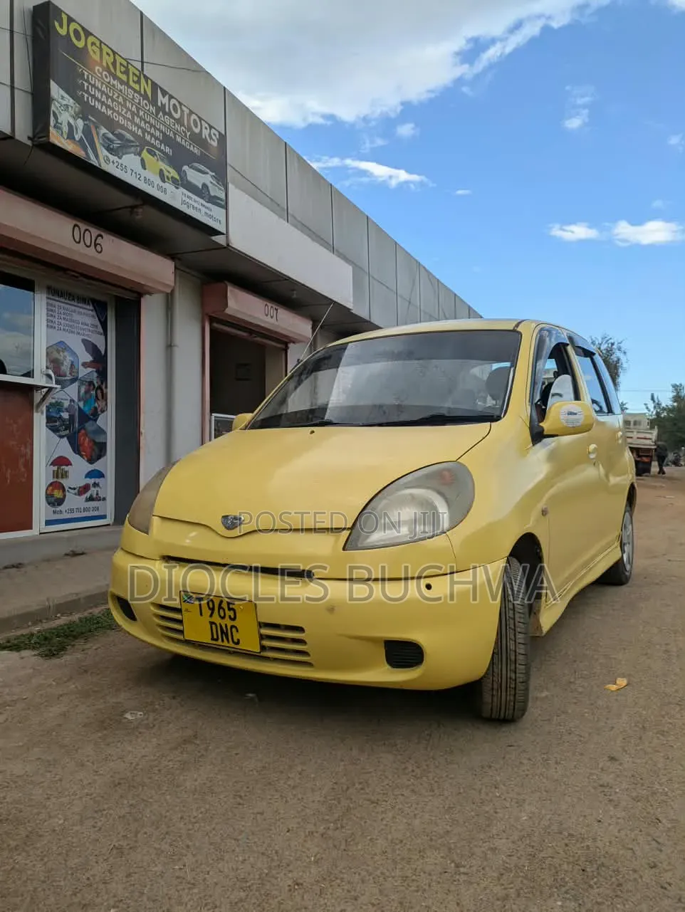 Toyota Fun Cargo 2004 Yellow