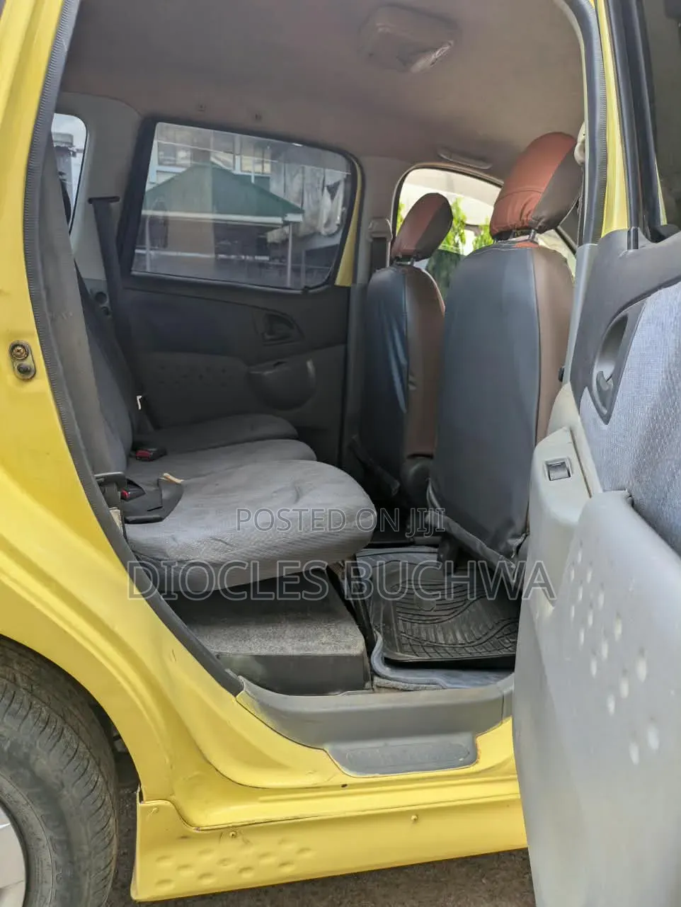 Toyota Fun Cargo 2004 Yellow