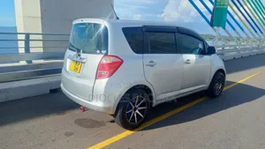 Toyota Ractis 1.5 AWD 2006 White