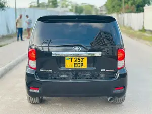 Toyota Corolla Rumion Hatchback 1.8 FWD 2007 Black