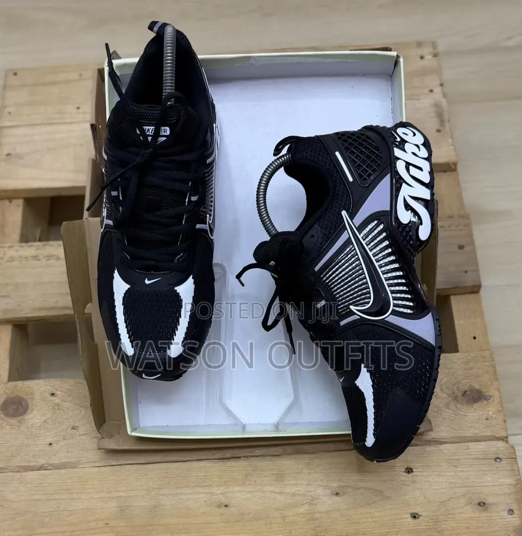 Men's Leather Sneakers Shoes in Nike Classic Design