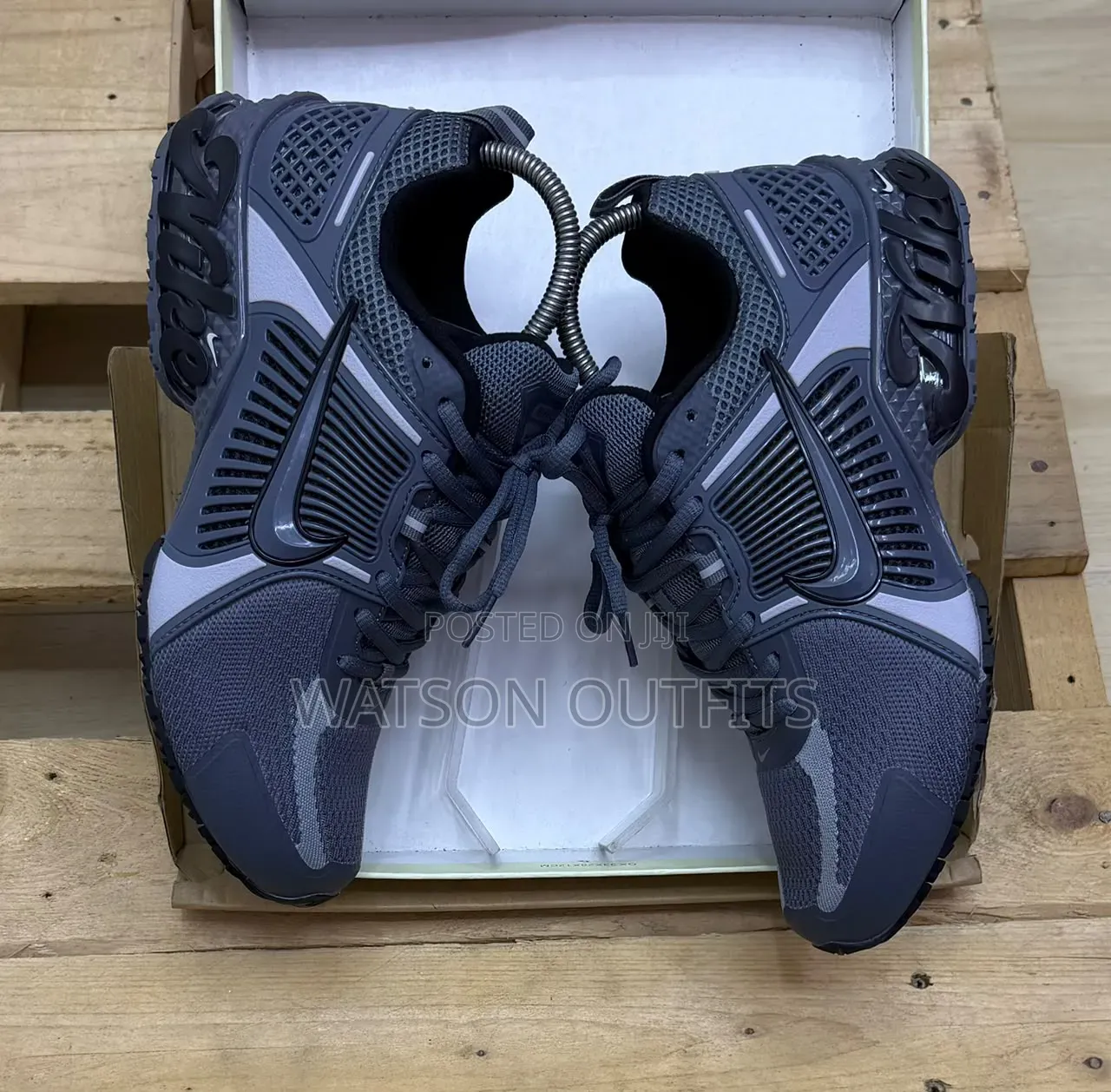 Men's Leather Sneakers Shoes in Nike Classic Design