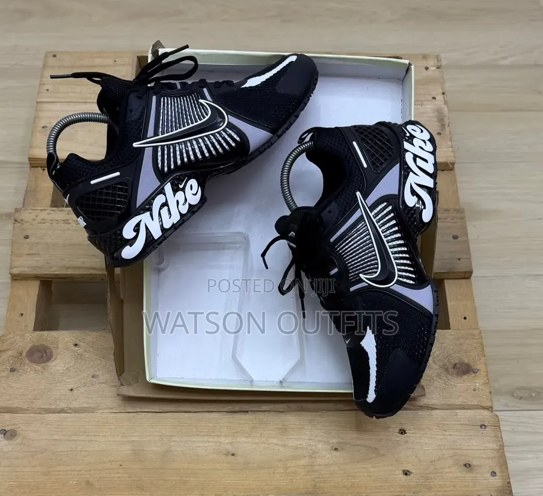 Men's Leather Sneakers Shoes in Nike Classic Design