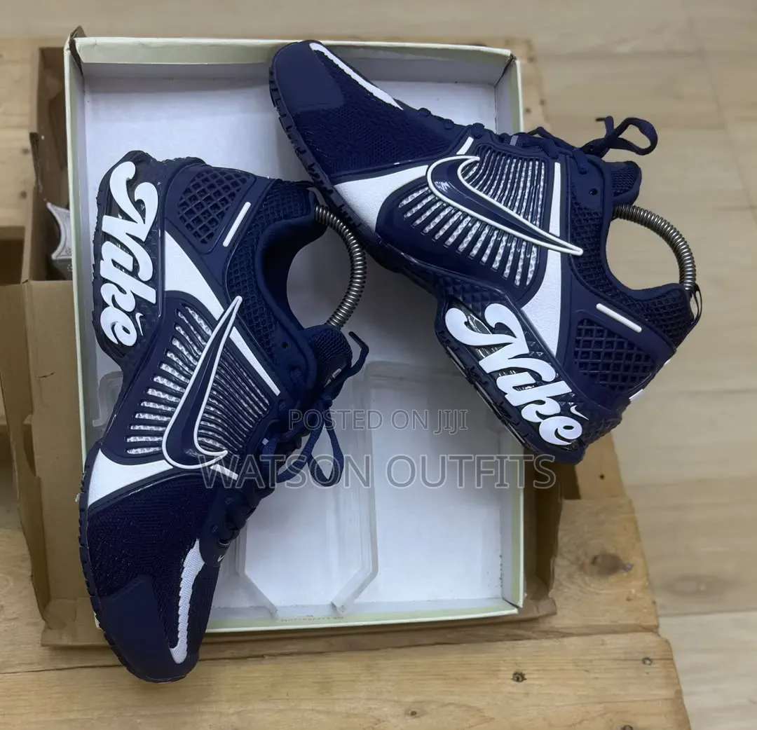 Men's Leather Sneakers Shoes in Nike Classic Design