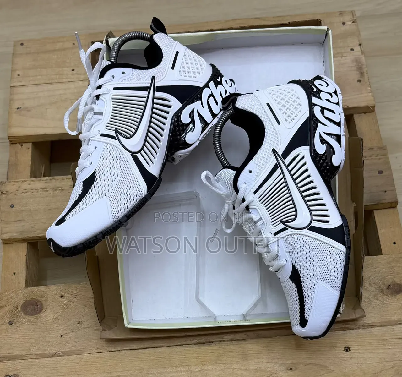 Men's Leather Sneakers Shoes in Nike Classic Design