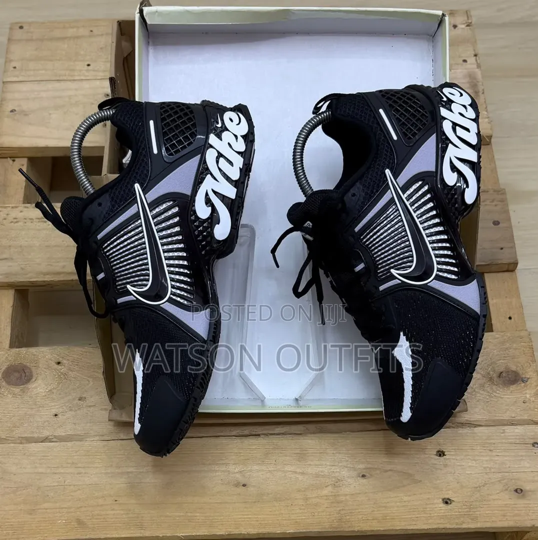 Men's Leather Sneakers Shoes in Nike Classic Design