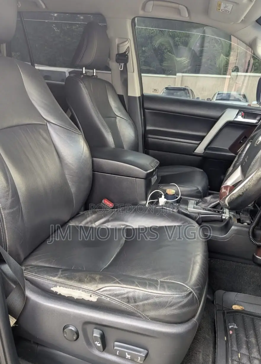 Toyota Land Cruiser Prado 2015 Black