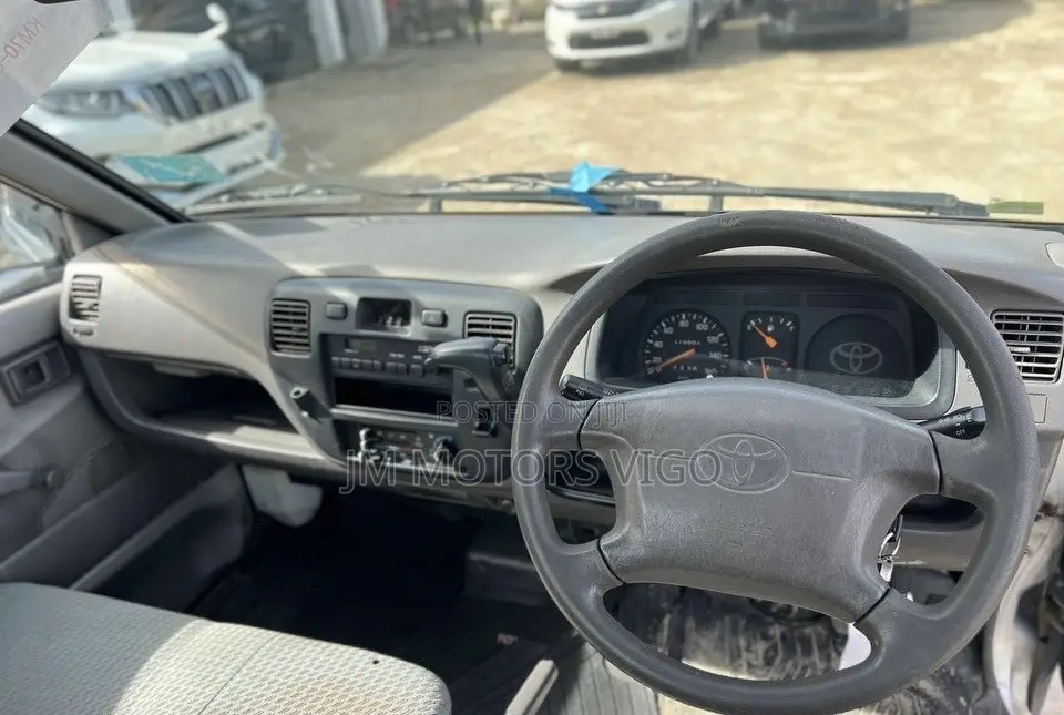 Toyota TOWNACE Pick-Up Silver