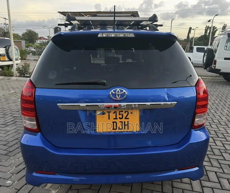 Toyota Wish 2005 Blue