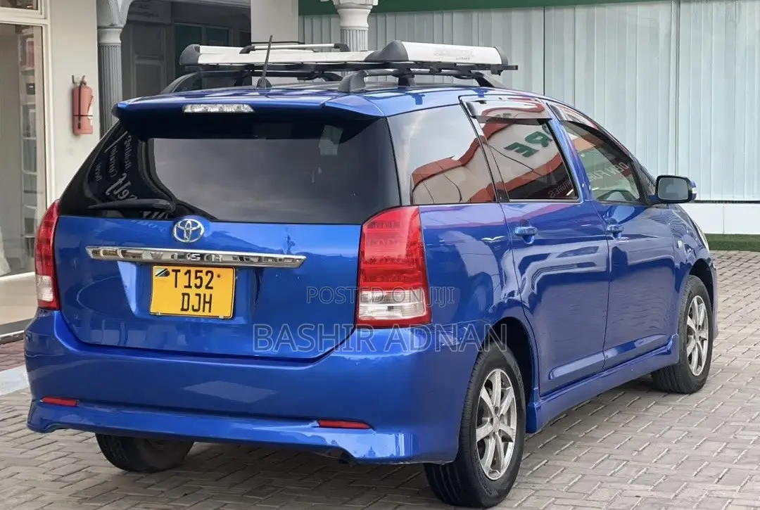 Toyota Wish 2005 Blue